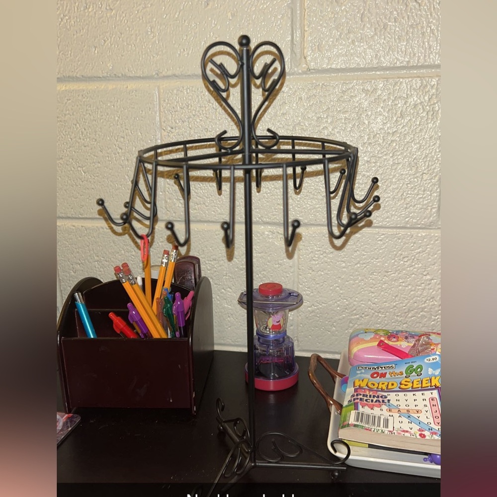 Necklace holder black